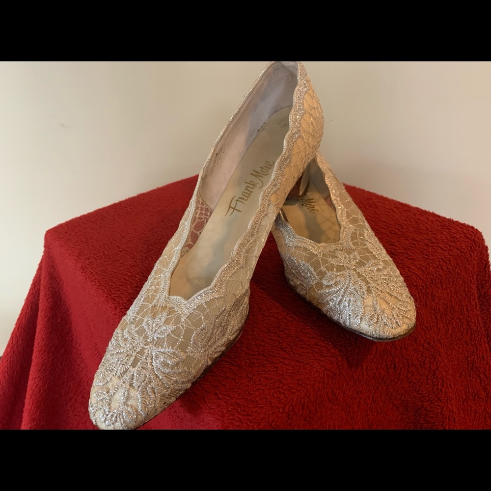 Vintage 60’s Mad Men-esque gorg  Frank More heels.